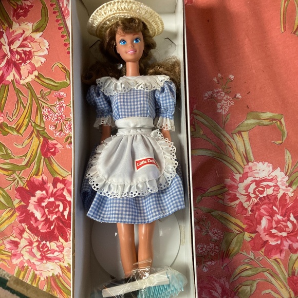 Barbies - Picture 2 of 8